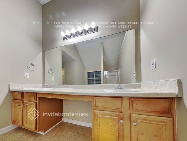 Building Photo - 372 Othello Dr