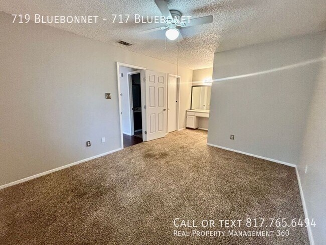 Building Photo - 719 Bluebonnet-717 Bluebonet