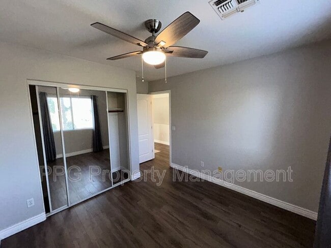 Building Photo - 4121 N Dania Ct