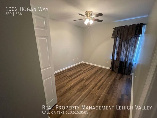 Building Photo - 1002 Hogan Way