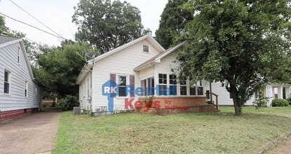 Building Photo - 2525 S Rotherwood Ave