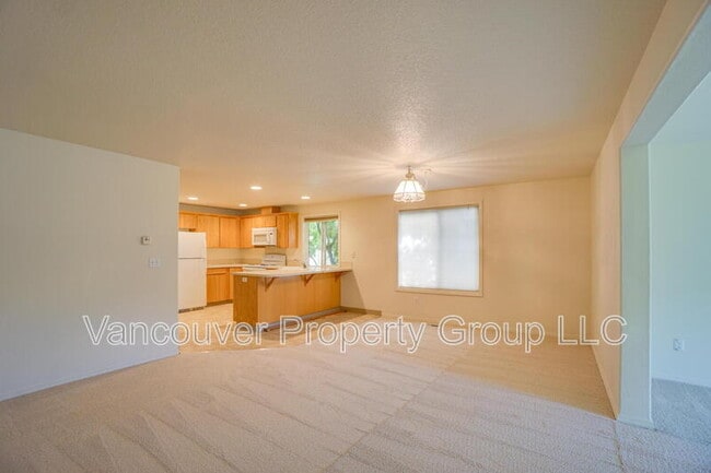 Building Photo - 11715 NE 31st St
