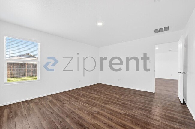 Building Photo - 900 Wildflower St