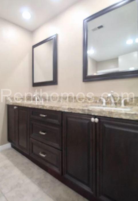 Building Photo - 1260 Corte Famosa