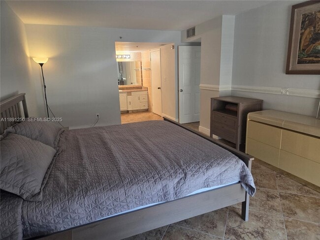 Building Photo - 210 174th St