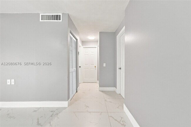 Building Photo - 8410 SW 154th Cir Ct