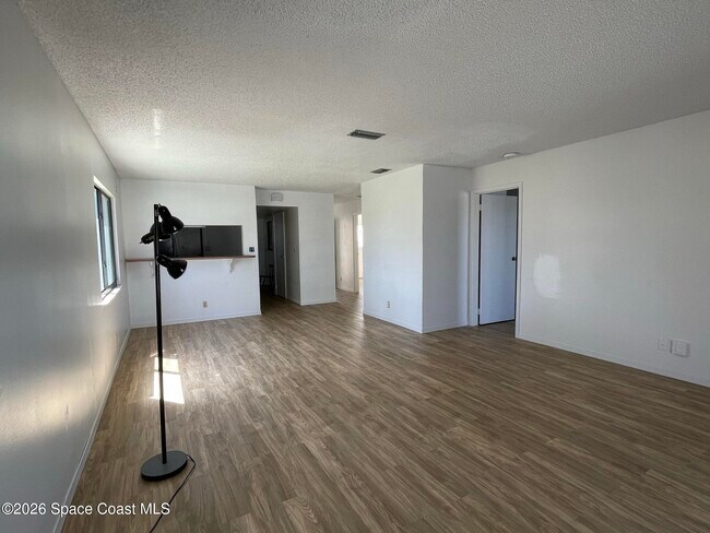 Building Photo - 81 Emerald Ct