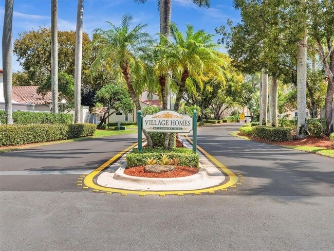 Building Photo - 1361 Cottonwood Cir