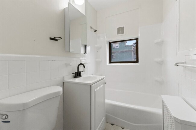 Building Photo - 38-40 Cedar Street Unit 243