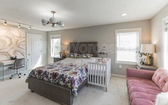 Building Photo - 1 Sourwood Cir