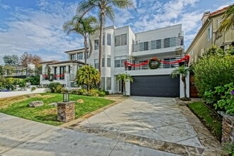Building Photo - Beautifully Remodeled, 4BR4.5BA Hill Section Home w/ Amazing Panoramic Ocean Views, 3 Decks, Atri...