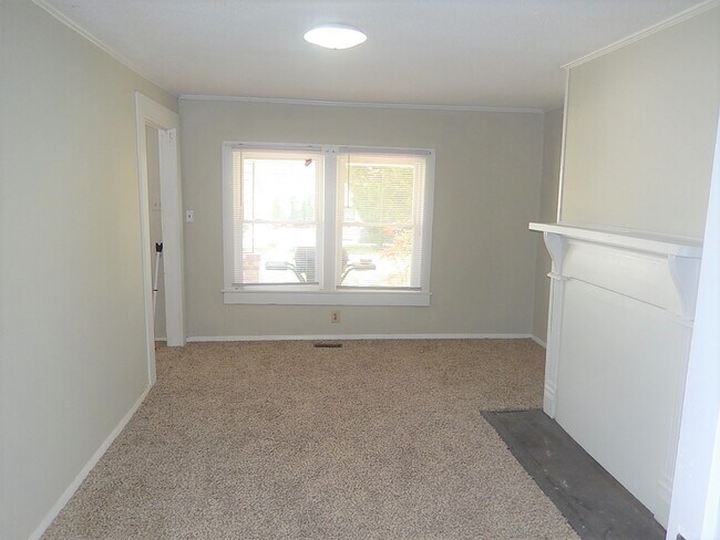 Building Photo - 1015 Oberlin Rd