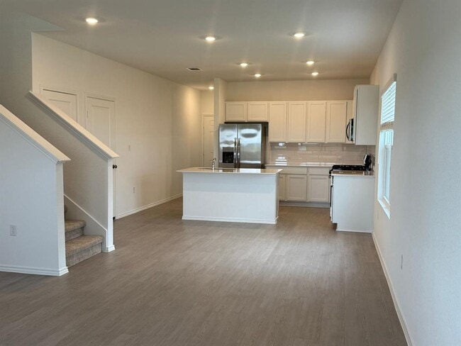 Building Photo - 109 Imola St