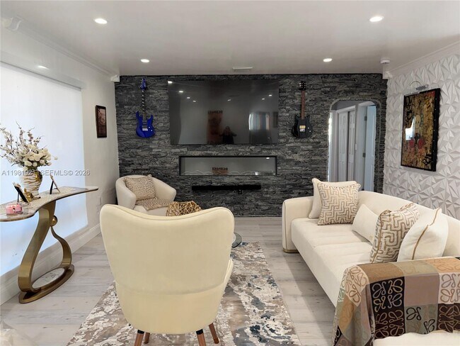 Building Photo - 2250 NW 22nd Ct