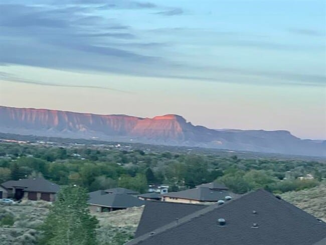 Building Photo - Stunning 3-BR Home with Views, Upgrades, & Oversized Garage!