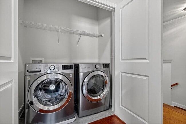 Building Photo - 1104 Bakary Ct