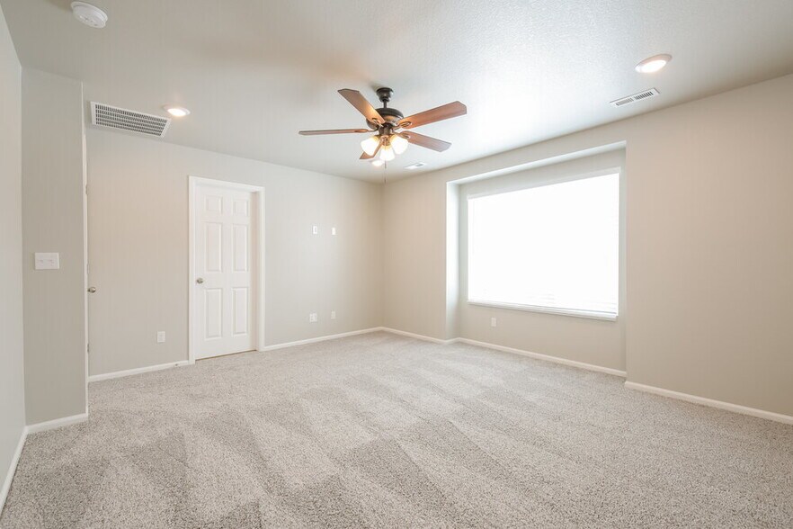 Building Photo - 9226 Rifle St