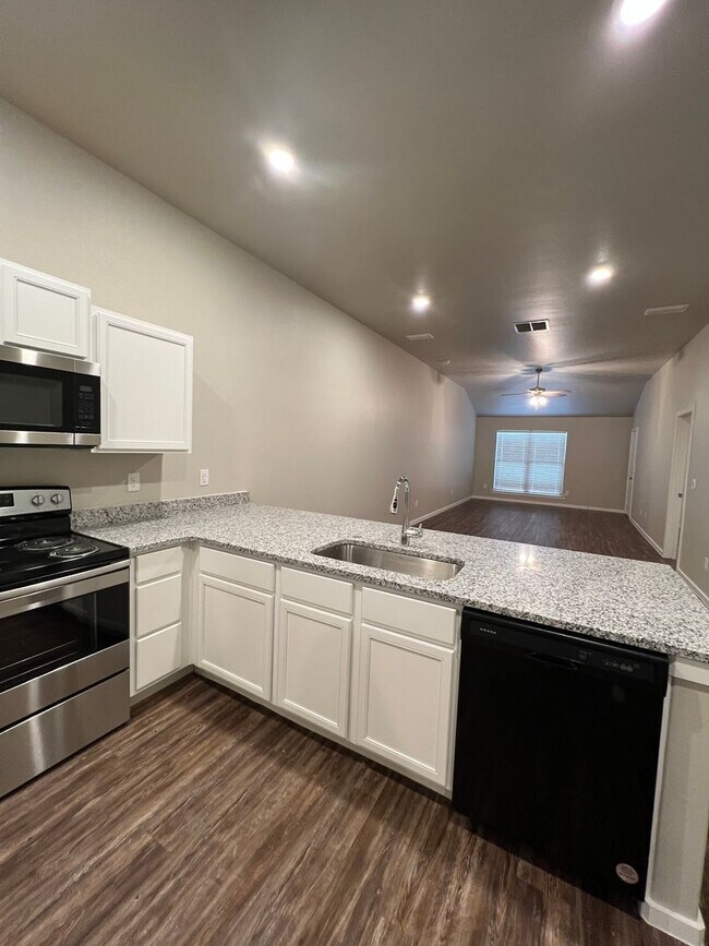 Building Photo - New Construction Home in Ratliff Ridge – Modern & Move-In Ready