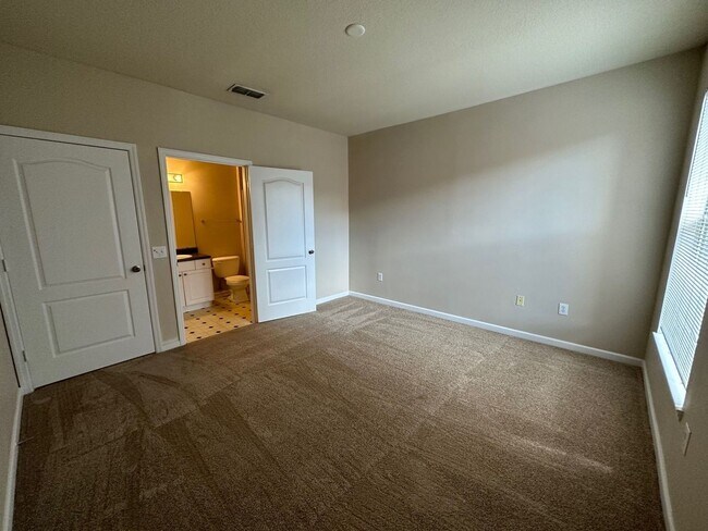 Building Photo - 8836 Villa View Cir