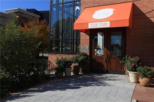 Building Photo - 282 Ardmore Cir NW