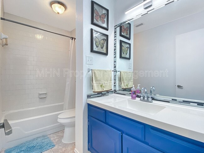 Building Photo - 9609 Woodland Hills