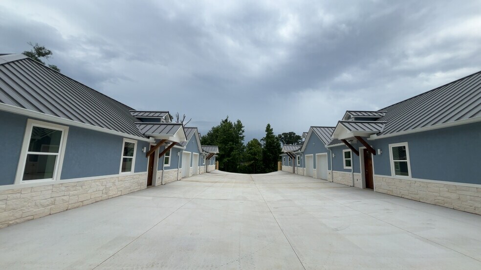 Building Photo - 12542 Vinson Cir