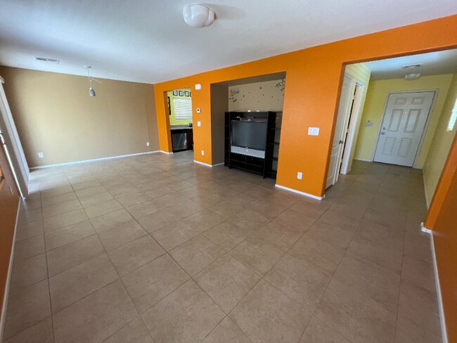 Building Photo - 9241 Valley Ranch Ave