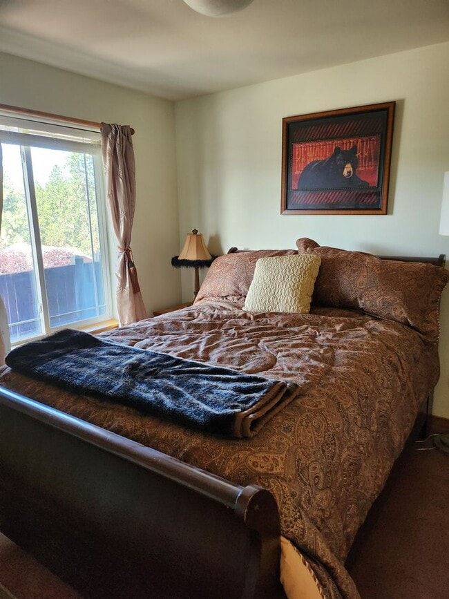 Building Photo - 2564 Monterey Pines Dr