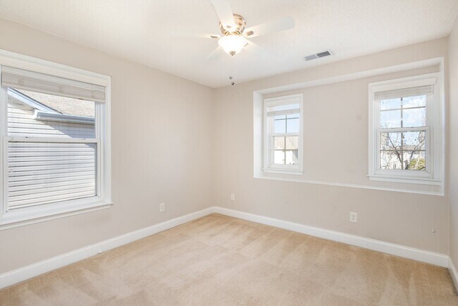 Building Photo - 13716 Riding Hill Ave