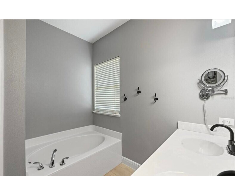 Master bath - 2254 50th Street Cir E
