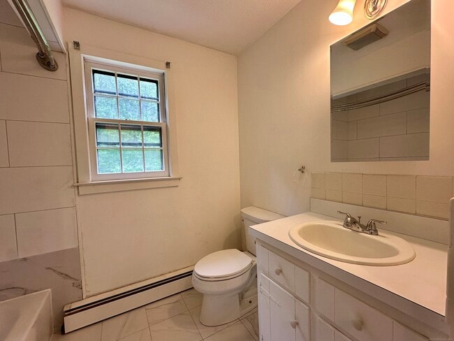 Building Photo - 58 Trailwood Dr