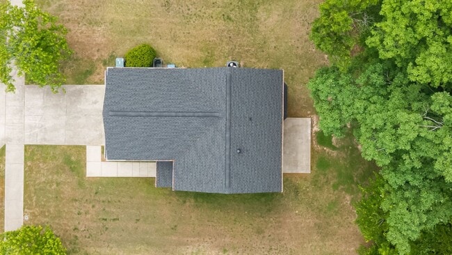 Building Photo - Charming 3-Bedroom Home,  minutes from Downtown Durham & Duke, Pet Friendly!