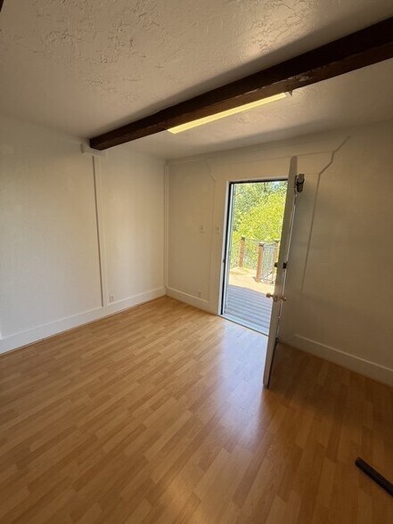 Building Photo - 190 Lubeck Rd