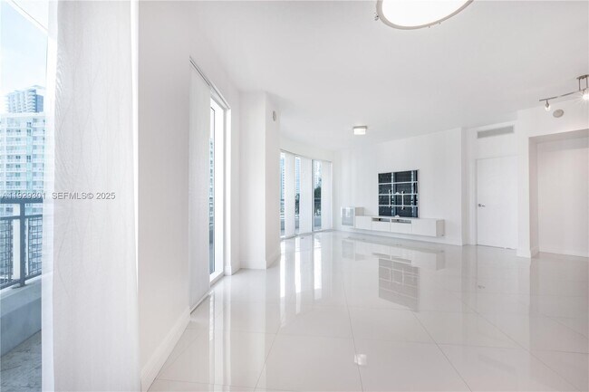 Building Photo - 60 SW 13th St