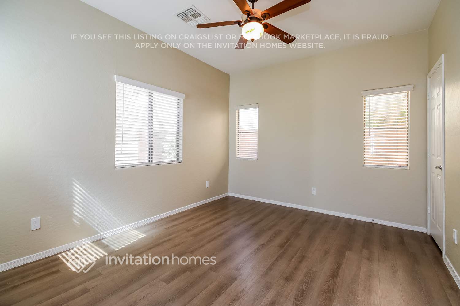 Building Photo - 4630 E Laurel Ct