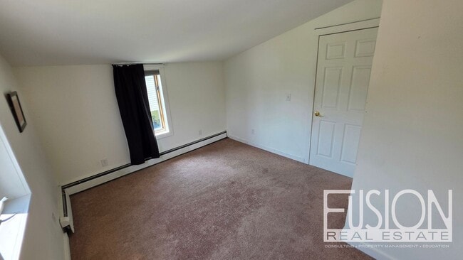 Building Photo - Rare 5-Bedroom Home in a Prime Burlington Location