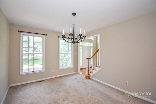 Building Photo - 5474 Grandview Ln
