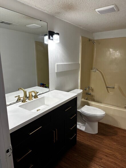 Bathroom - 428 Luzerne St