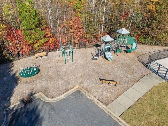 Building Photo - 6012 Thorburn Way