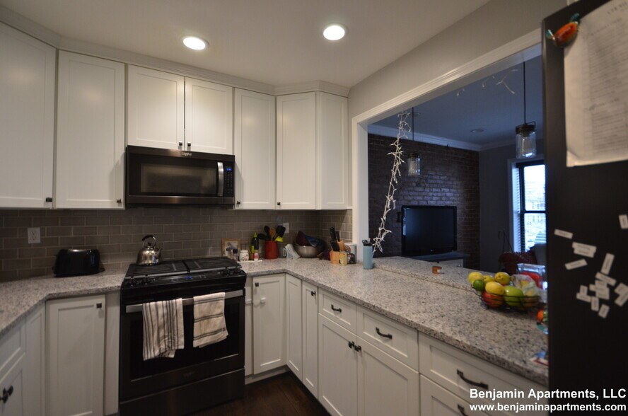 Building Photo - 60 Florida St