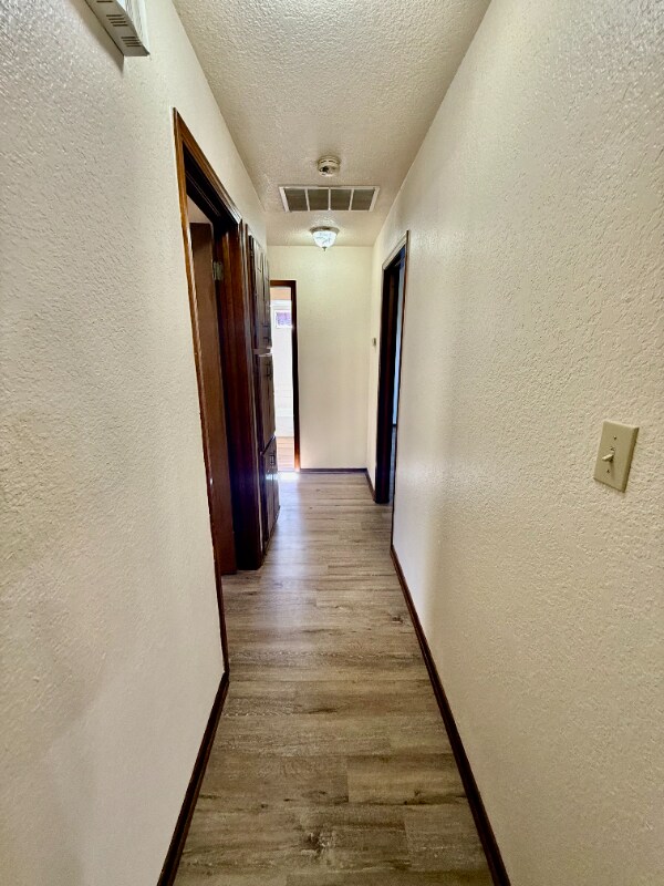 Building Photo - 1608 Oakcliff Rd