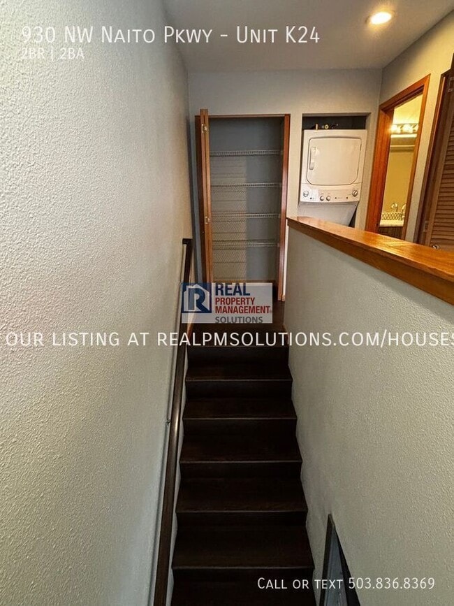 Building Photo - 930 NW Naito Pkwy