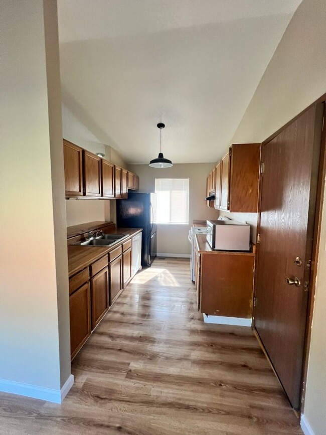 Building Photo - Darling 3 bedroom in North West Reno owner...