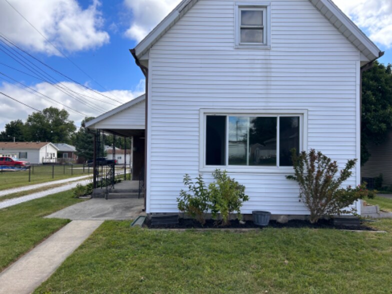 Building Photo - 115 3rd St