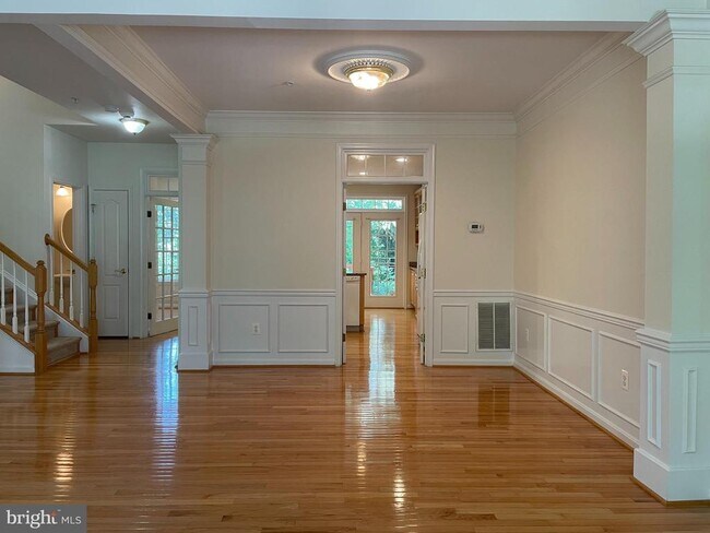 Building Photo - 6130 Stonehenge Pl