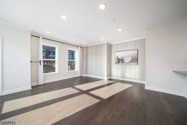 Building Photo - 8 Jessica Ln