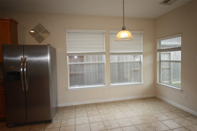 Building Photo - 7031 Thistlewood Park Ct