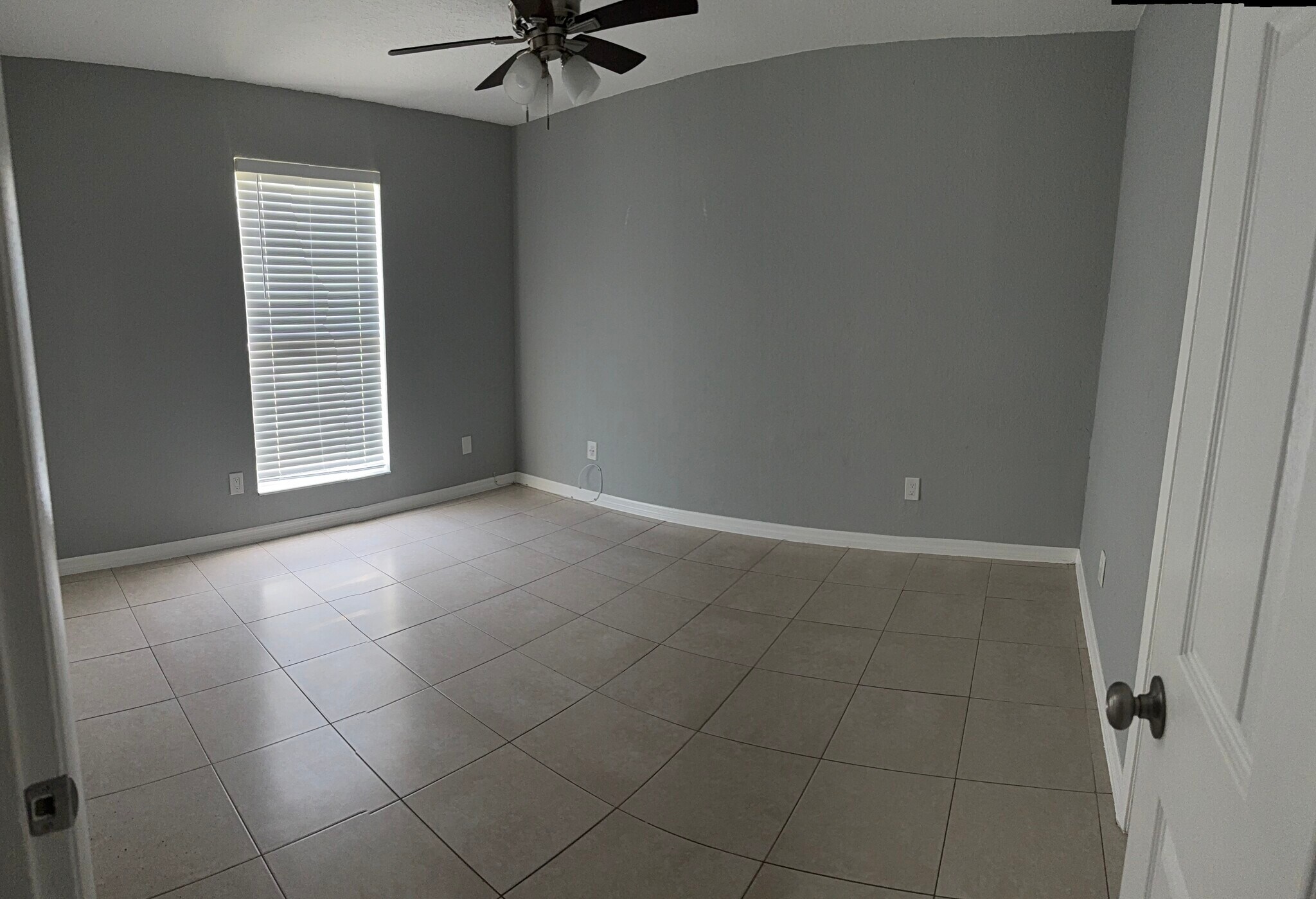 Building Photo - 5005 Eastwood Dr