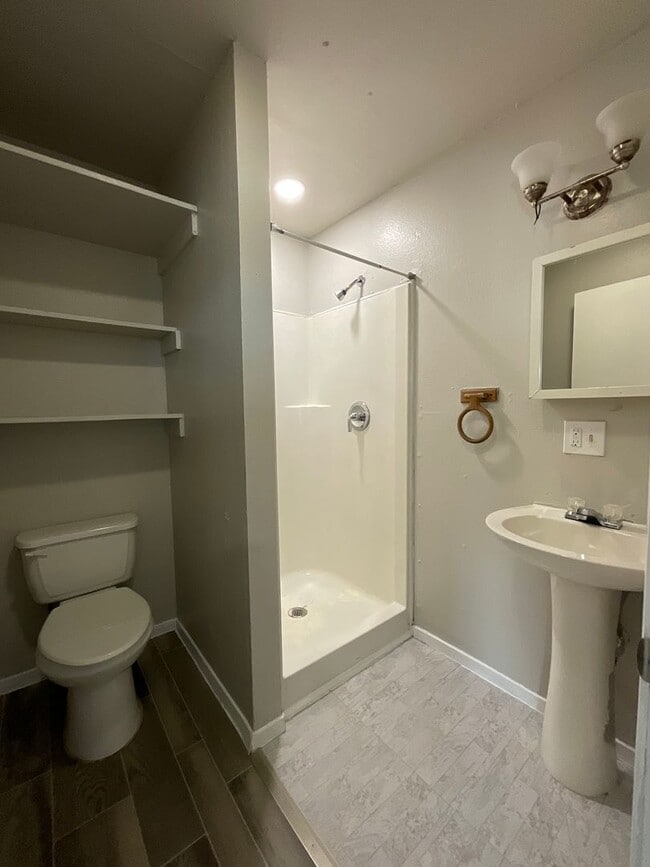 Building Photo - 2319 Observation Dr