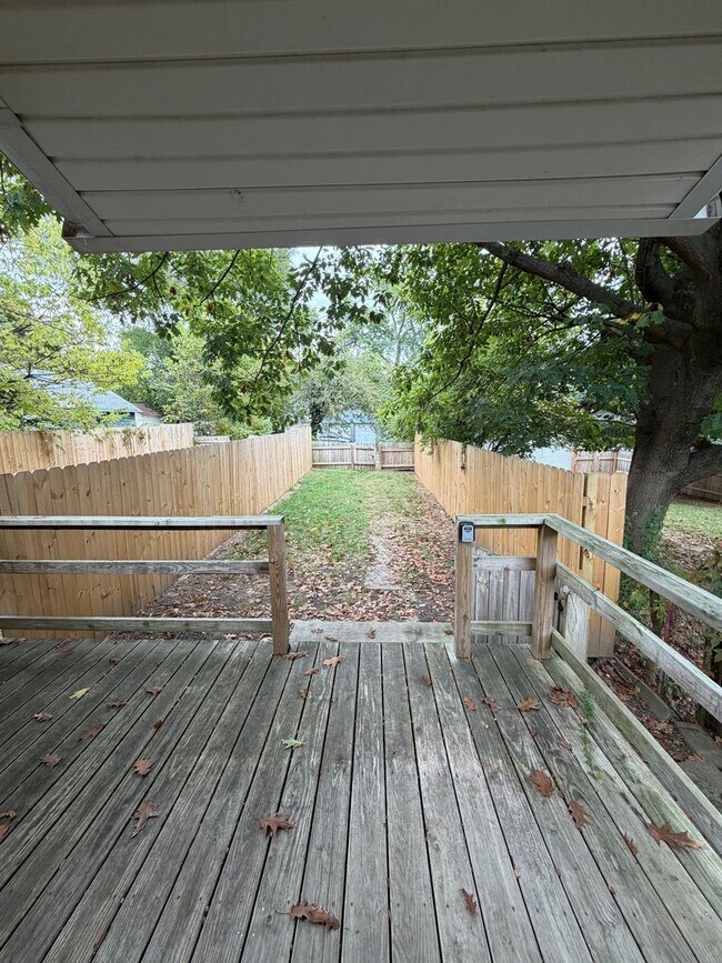 Building Photo - Spacious 3 Bed | 1.5 Bath – Prime Clintonv...